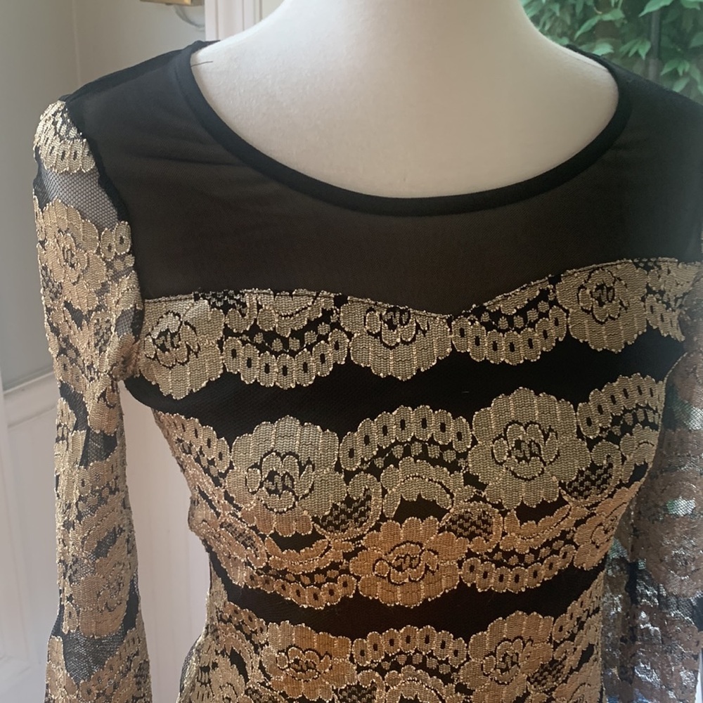 NWOT VENUS Top Gorgeous gold shimmer lace with black mesh fabric💖💖🔥size XS - Picture 2 of 7